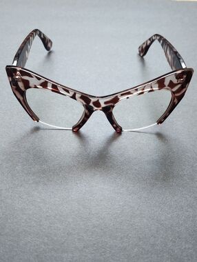 Women's Animal Cat-Eye Reading Glasses - Brown